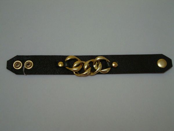 Bracelete de couro com detalhes em Semi jóia